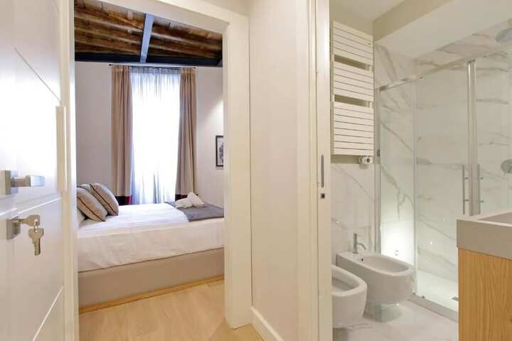 Room 7 of 42