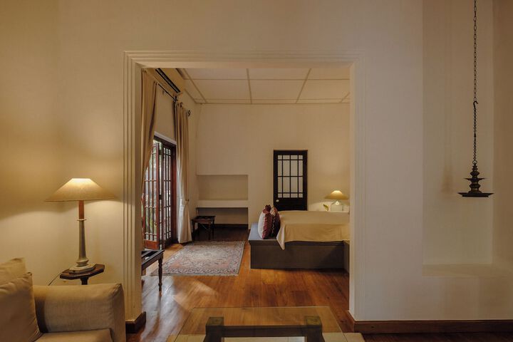 Room 17 of 60