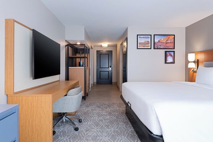 Room 8 of 60