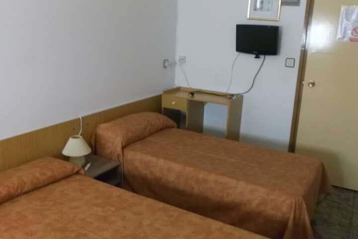 Room 12 of 31