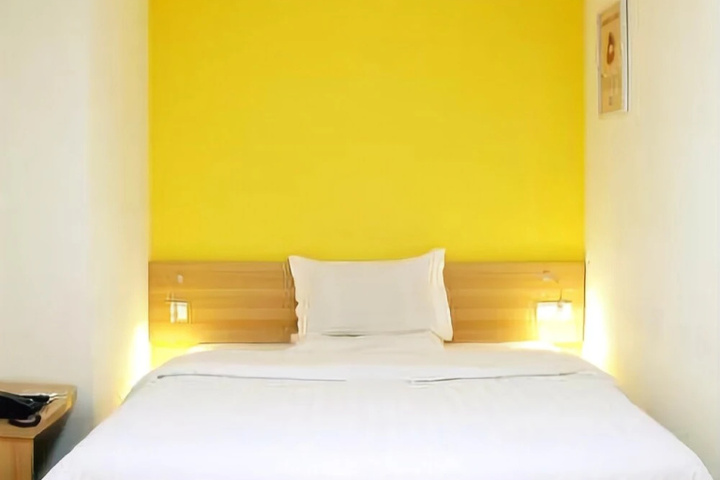 Room 3 of 10
