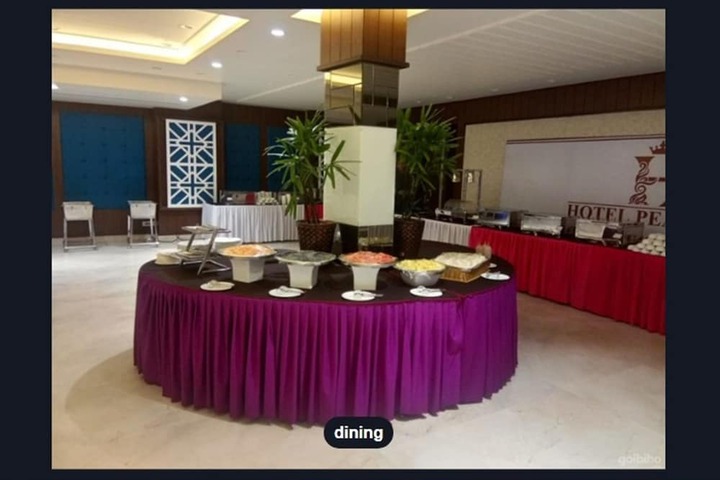 Ballroom/Hall 3 of 14