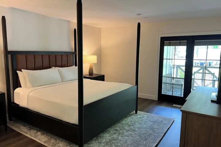 Room 46 of 166