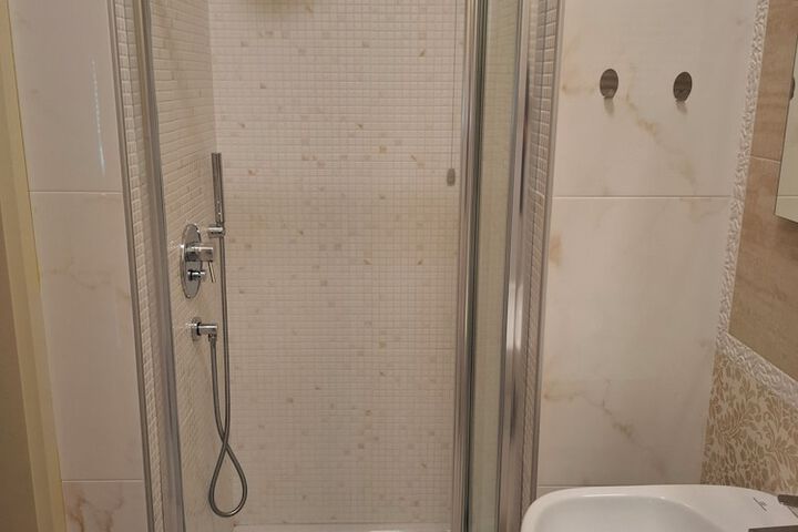 Room 60 of 84