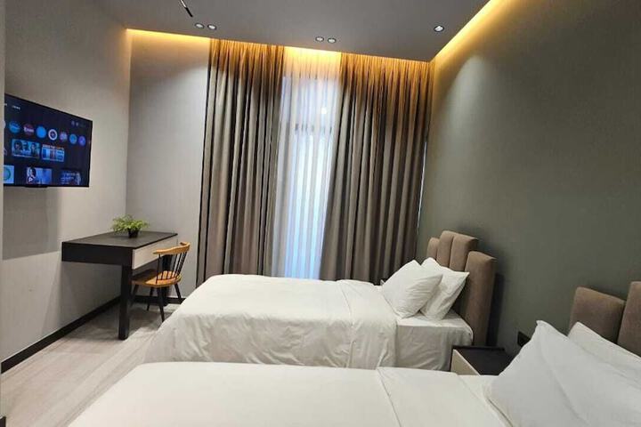 Room 6 of 48