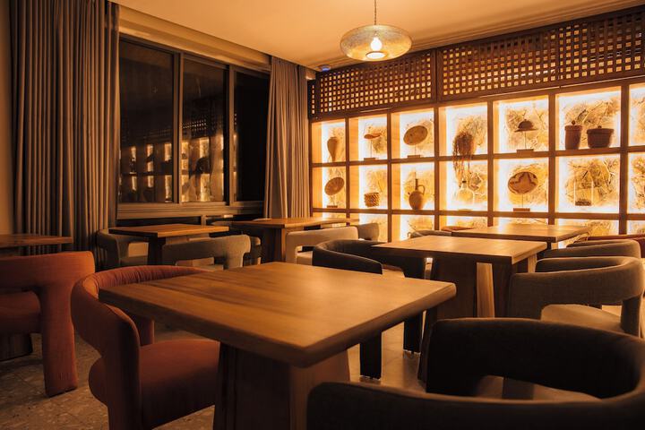 Dining 36 of 62