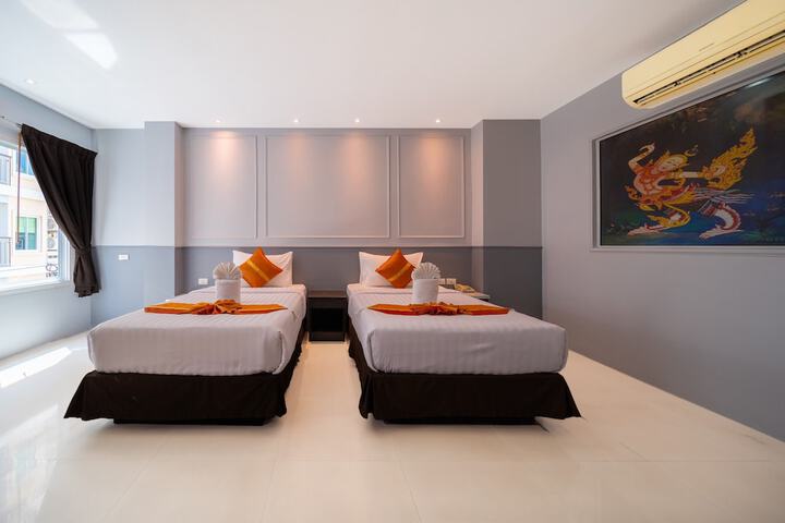 Room 7 of 25