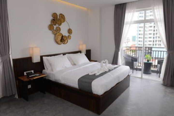 Room 30 of 53