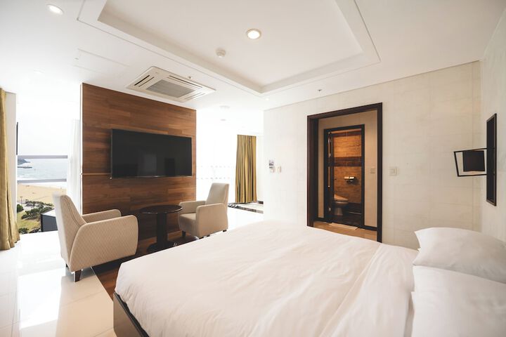 Room 81 of 151