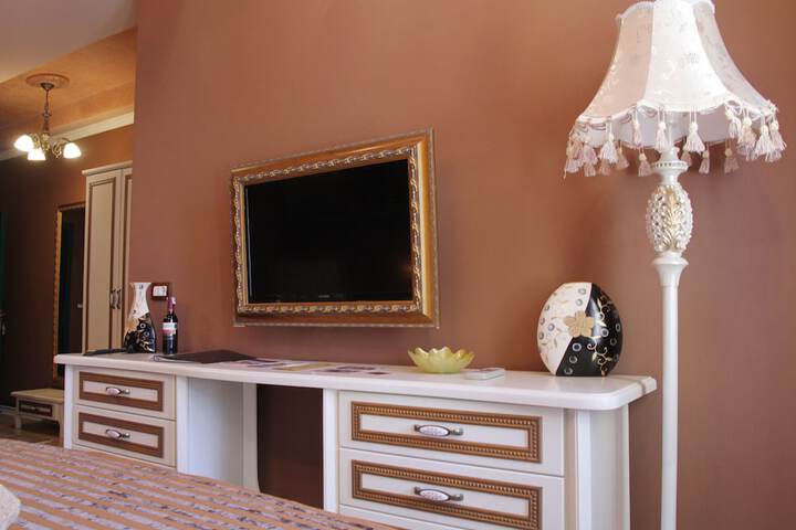 Room 11 of 40