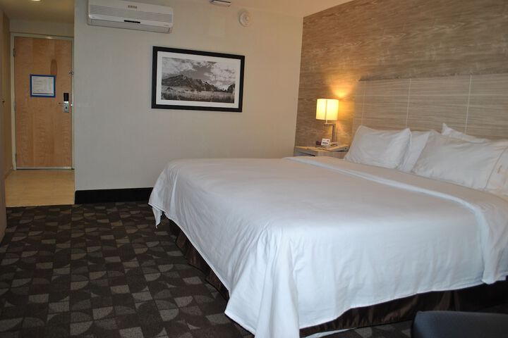 Room 7 of 42