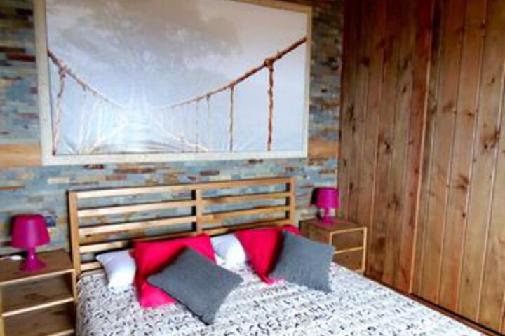 Room 12 of 28