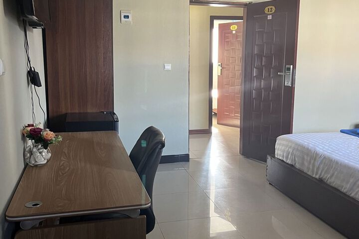 Room 16 of 25