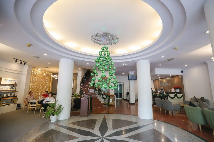 Entrance & Lobby