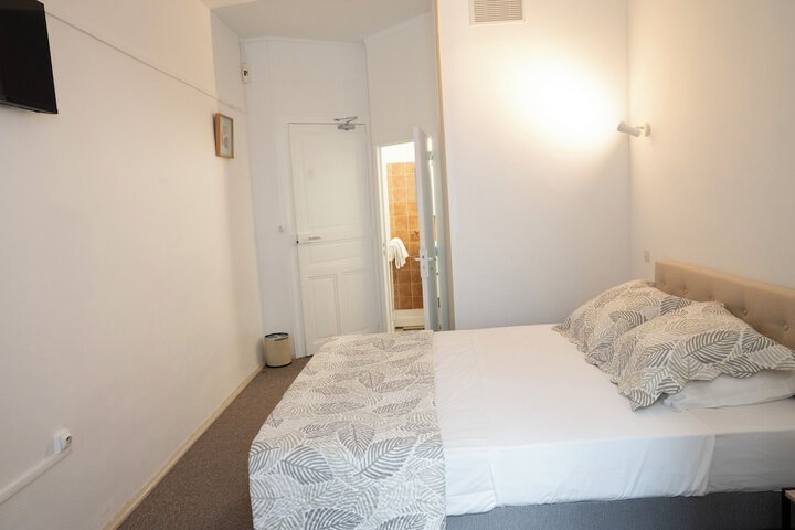 Room 34 of 80