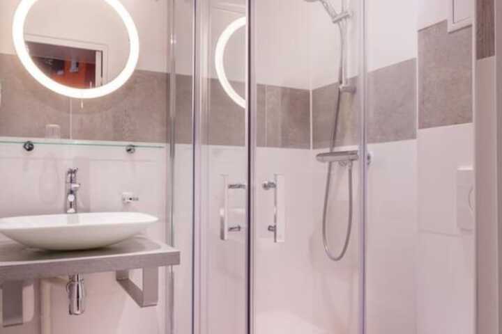 Room 18 of 31