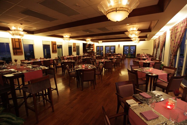 Dining 24 of 69