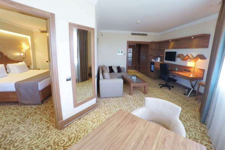 Room 4 of 55