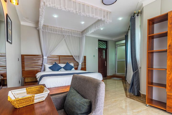 Room 4 of 53