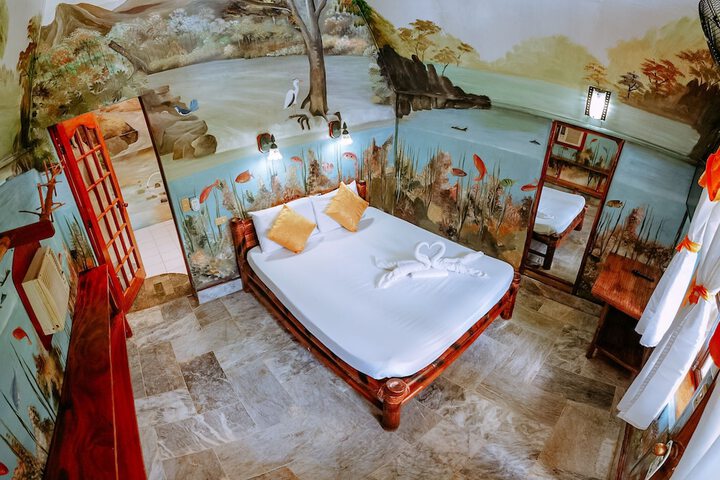 Room 10 of 60