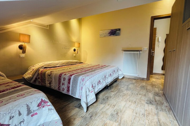 Room 34 of 132
