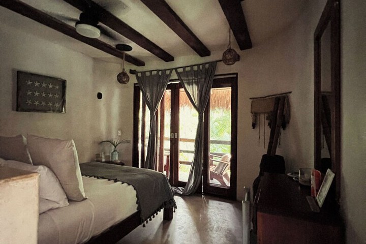 Room 8 of 60