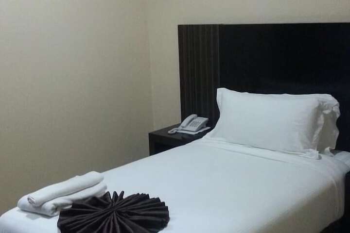 Room 5 of 24