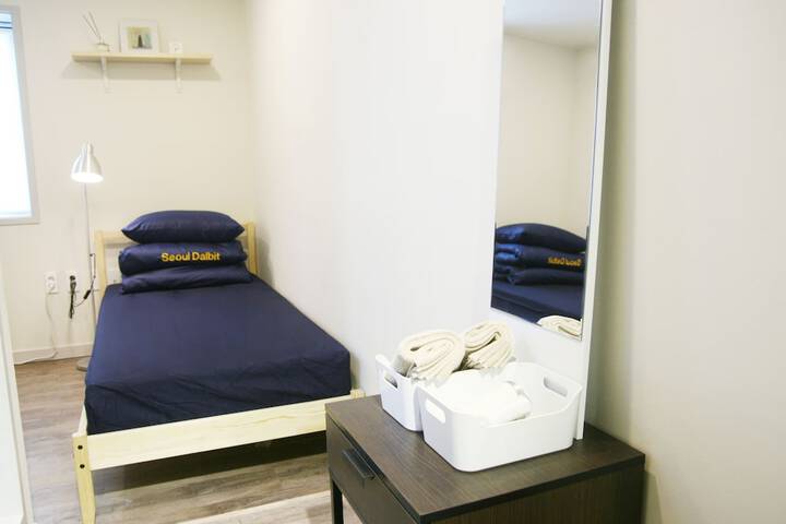 Room 5 of 101