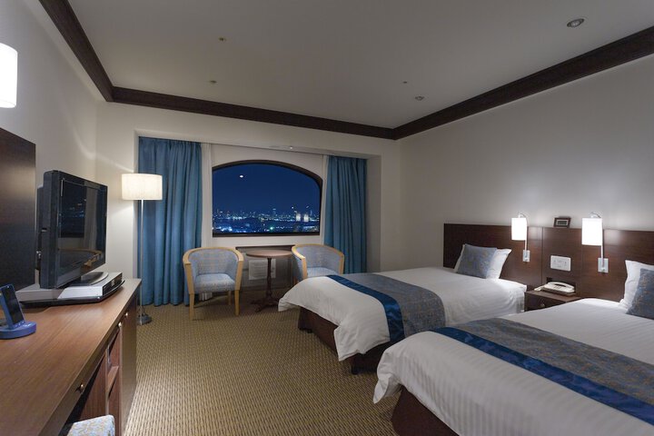 Room 5 of 61