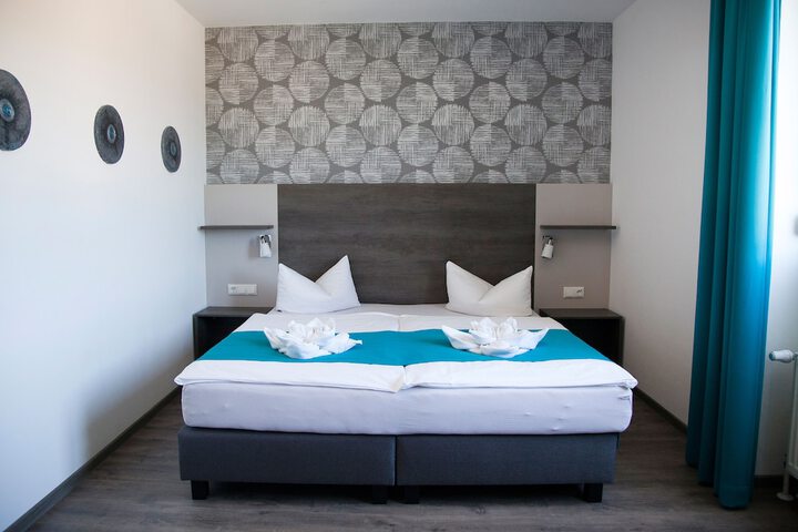 Room 2 of 15