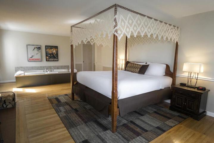1 King Bed (14 of 23)