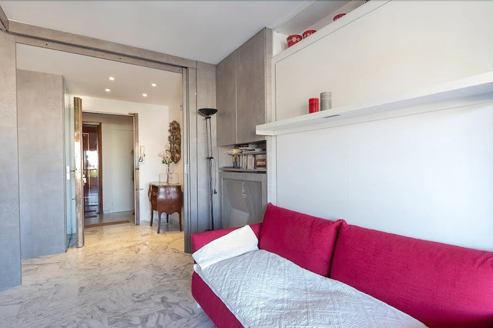 Room 3 of 9