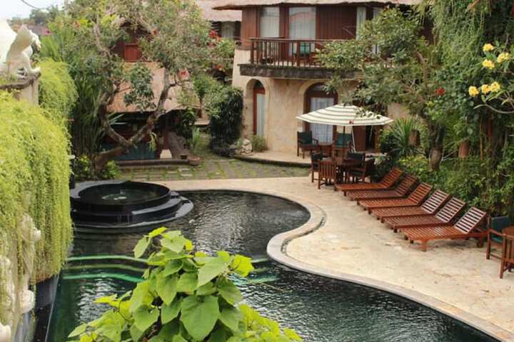 Hotel with Pool