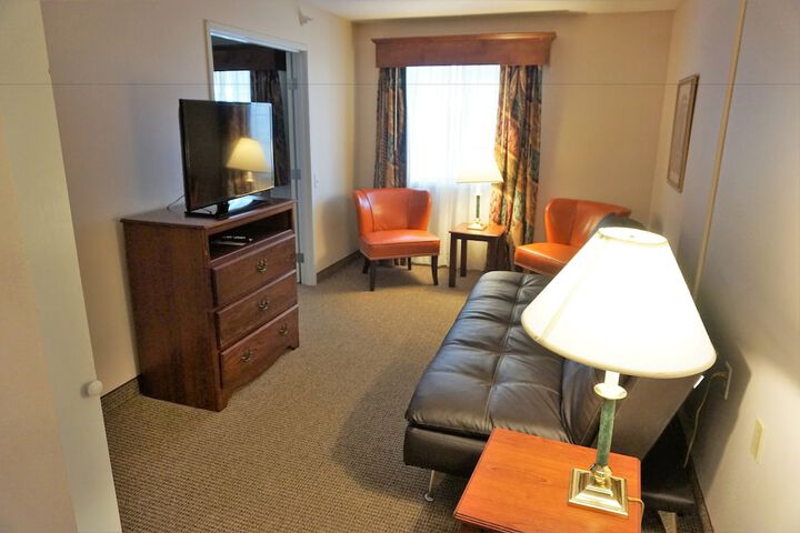 1 Bedroom Suite Queen Bed (26 of 26)