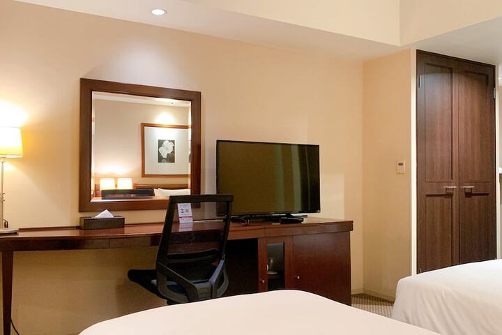 Room 16 of 152