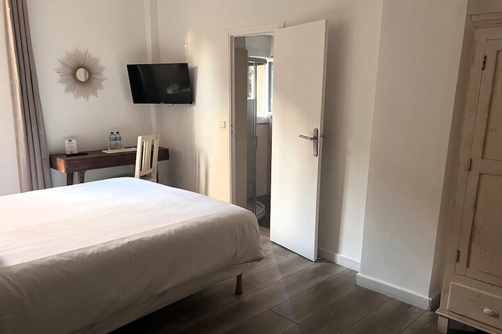 Room 15 of 42