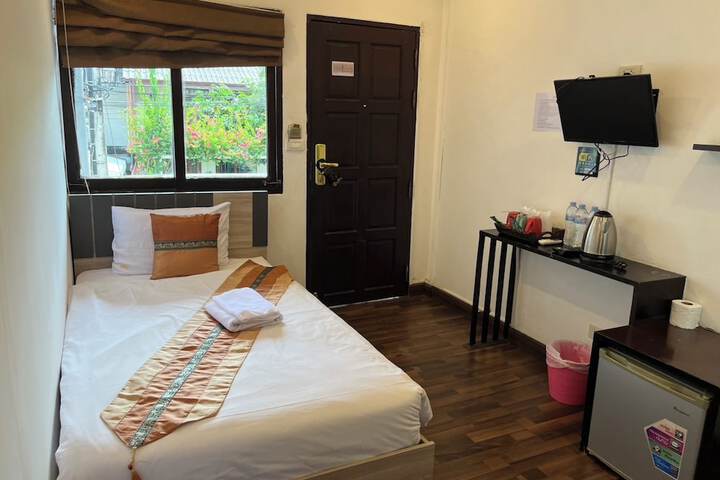 Room 50 of 68
