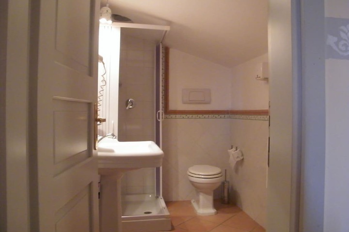 Room 47 of 90