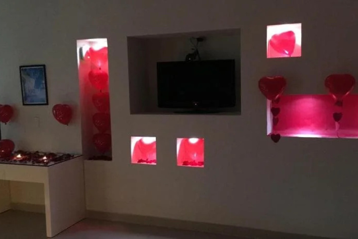 Room 11 of 20