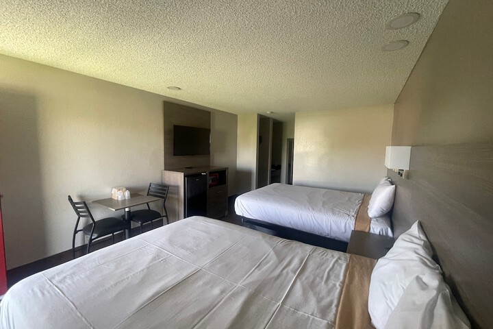 Room 8 of 21