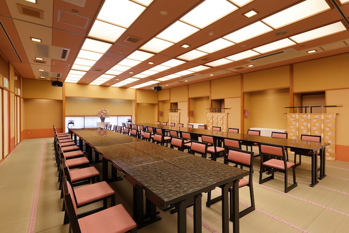 Ballroom/Hall 62 of 72