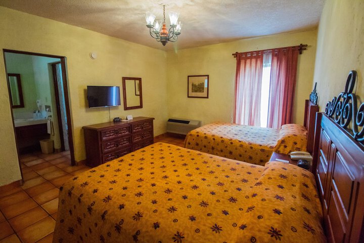 Room 5 of 44