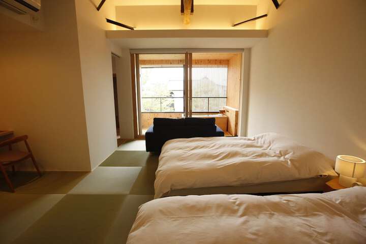 Room 11 of 83