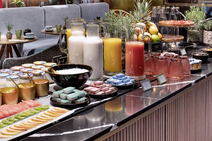 Breakfast/Coffee Service 108 of 129