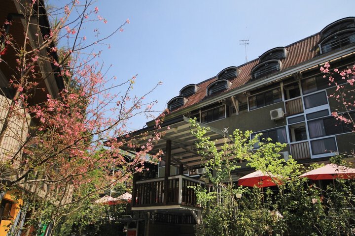 Gemlu Hotel