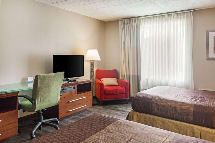 2 Double Beds (3 of 10)