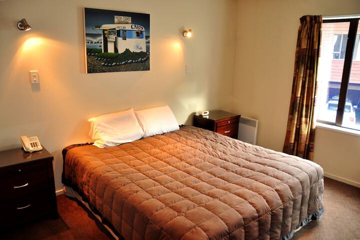 Room 4 of 110