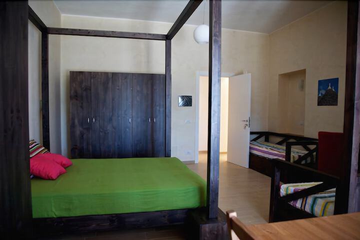 Room 8 of 43