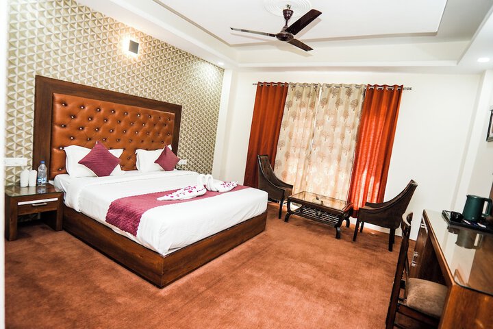 Room 9 of 23