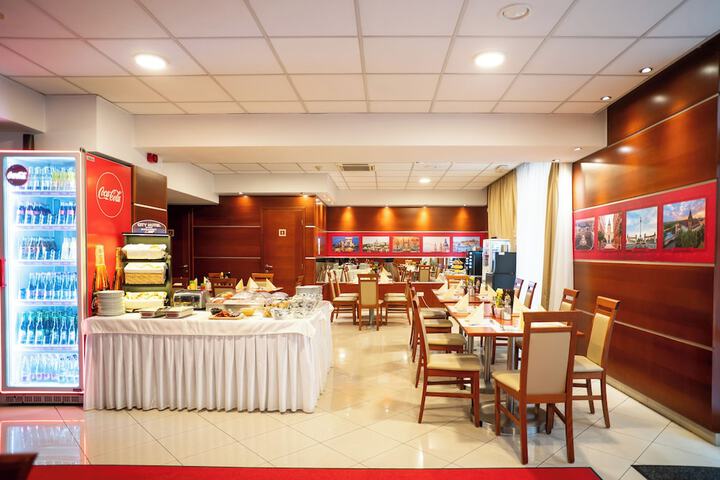 Dining 120 of 153